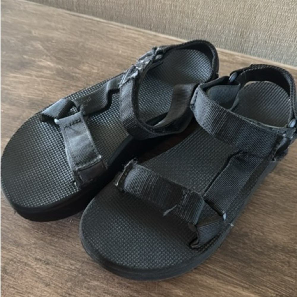 Teva flatform sandals